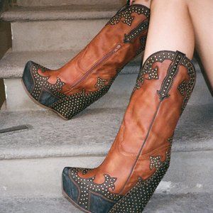 NIB Jeffrey Campbell Giddy- Stud Boots